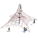 Les enfants grimpent et jouent sur une grande structure d'escalade en forme de tente.