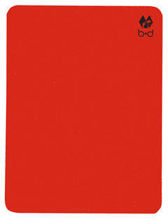 Rote Spielkarte mit abgerundeten Ecken und b+d Logo oben rechts