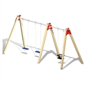 Holzschaukelgestell mit drei Schaukeln, ideal für Kinder im Garten