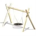 Holzrahmen mit runder Nestschaukel für den Garten.