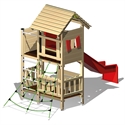 Maison de jeu de jardin en bois avec toboggan rouge et mur d'escalade vert