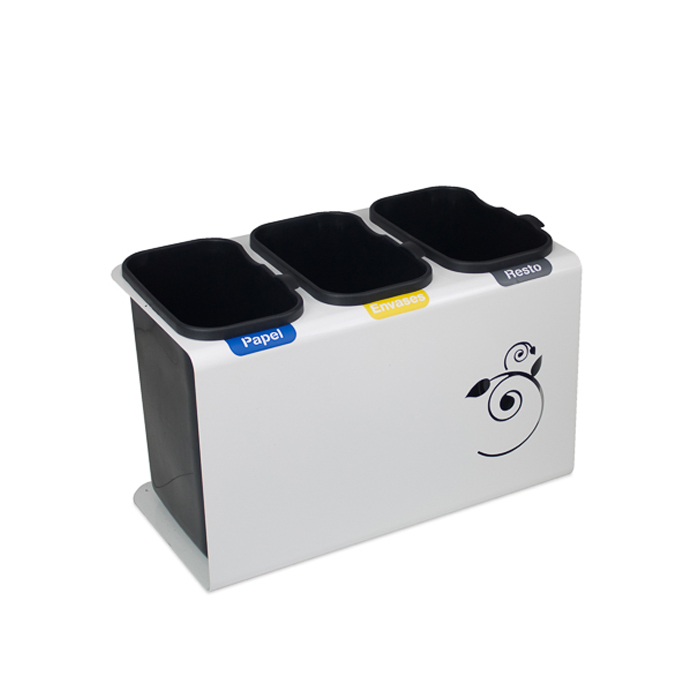 Poubelle blanche à trois compartiments pour un tri efficace des déchets, portant les inscriptions "Papel", "Envases" et "Resto"
