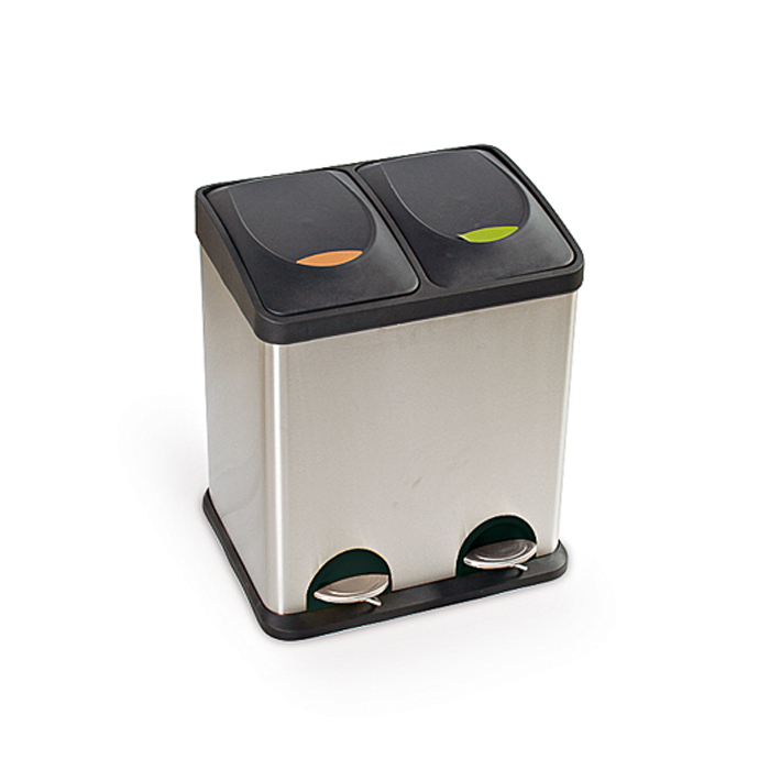 Poubelle moderne à double compartiment en acier inoxydable avec deux couvercles noirs et un mécanisme à pédale pour un recyclage facile.
